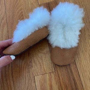 NWOT baby fuzzy cozy slippers moccasins